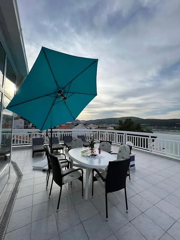 Lilac Apartments Trogir