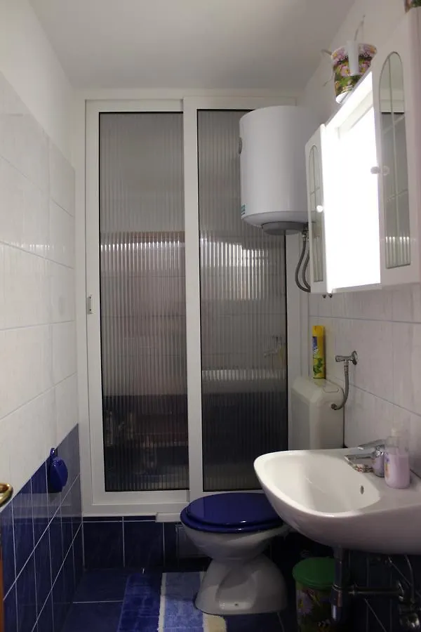 Lilac Apartments Trogir 3*,