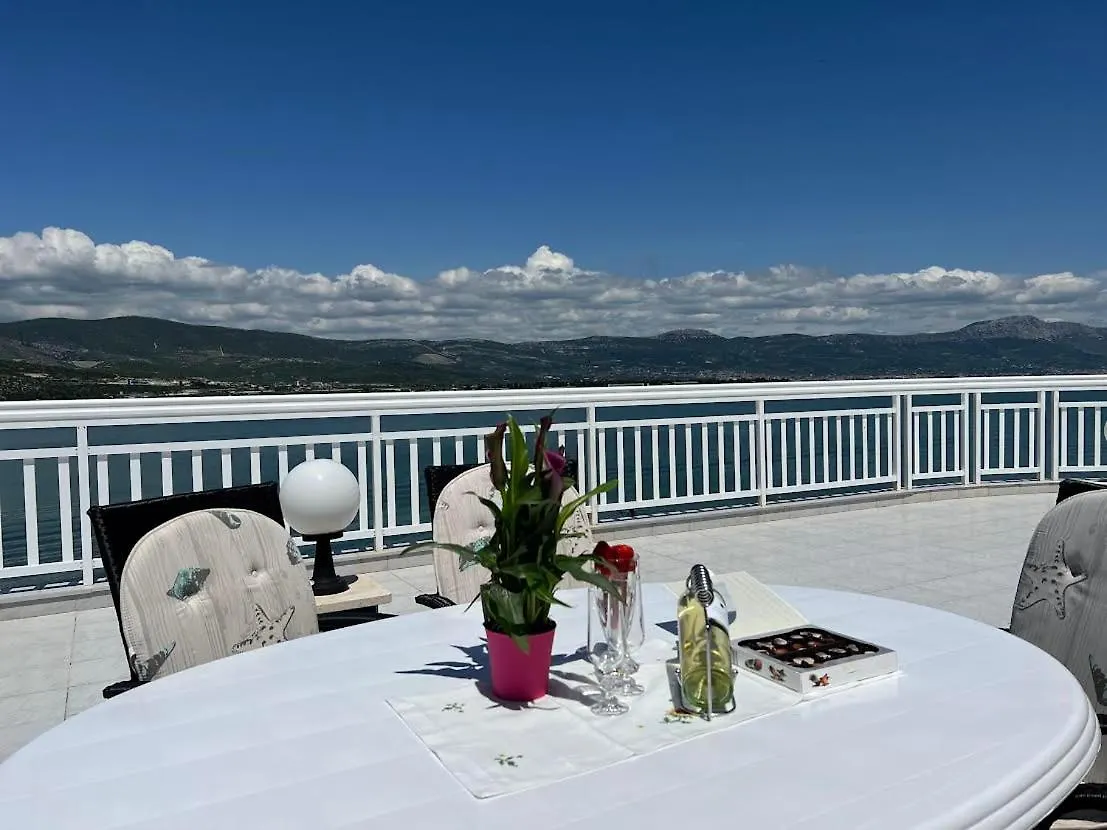 Lilac Apartments Trogir Croatia